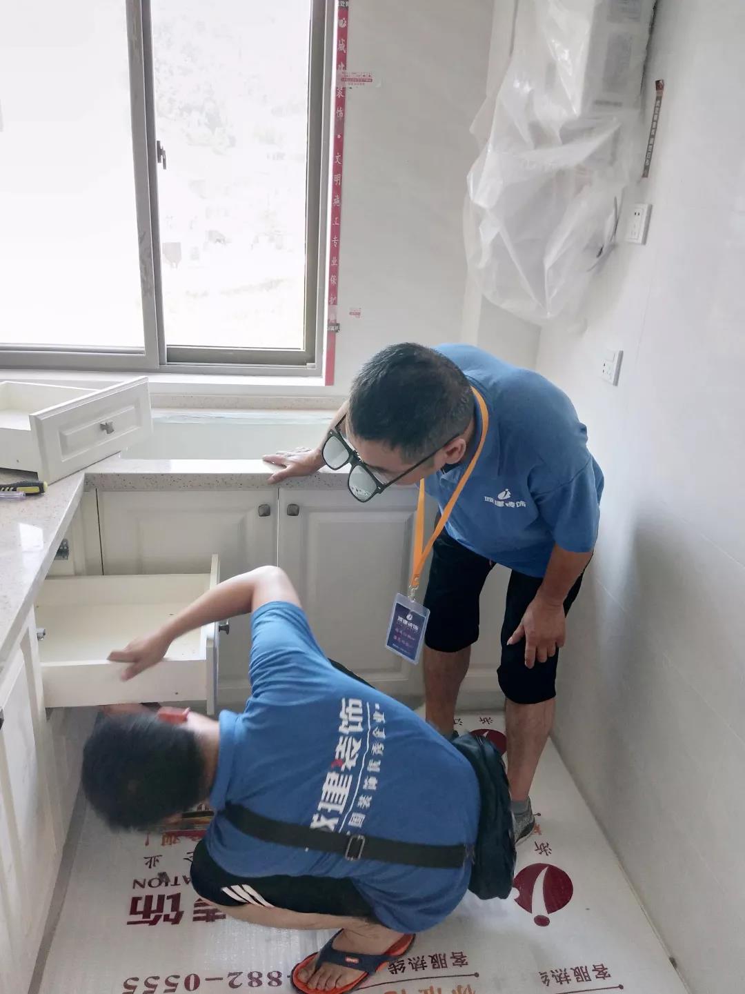 15城建裝飾夏季送清涼正在進(jìn)行中